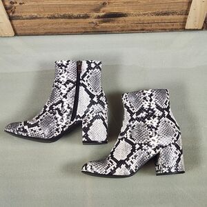Catherine Malandrino Snakeskin Ankle Boots Womens 6 Block Heel Zip Booties